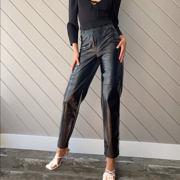 Aritzia Pants - Aritzia Wilfred Funk Pant